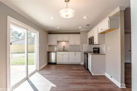 820 E Trailwood Dr, Mobile, AL 36695 photo 9