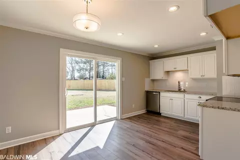 820 E Trailwood Dr, Mobile, AL 36695 photo 6
