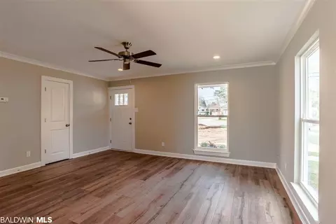 820 E Trailwood Dr, Mobile, AL 36695 photo 5
