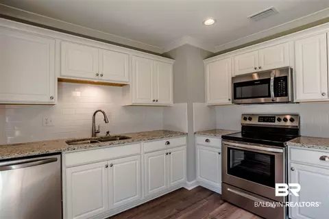 820 E Trailwood Dr, Mobile, AL 36695 photo 8