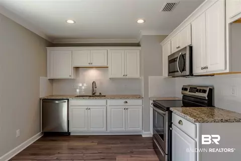 820 E Trailwood Dr, Mobile, AL 36695 photo 7