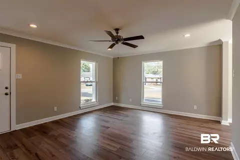 820 E Trailwood Dr, Mobile, AL 36695 photo 4