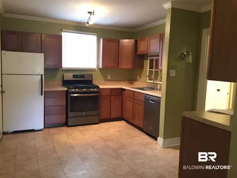 312 W Pineview Ln, Mobile, AL 36608 photo 9