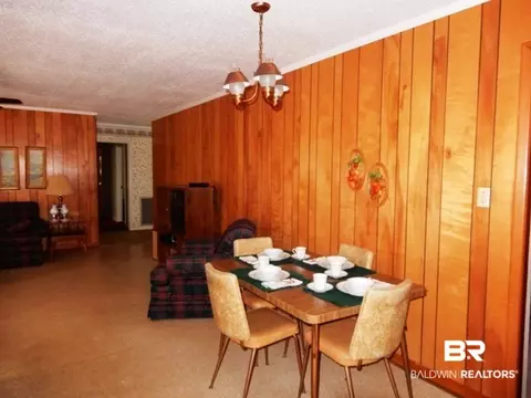 204 E Cypress St, Atmore, AL 36502 photo 5