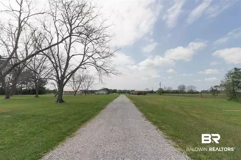 28937 Dearing Ln, Elberta, AL 36530 photo 2