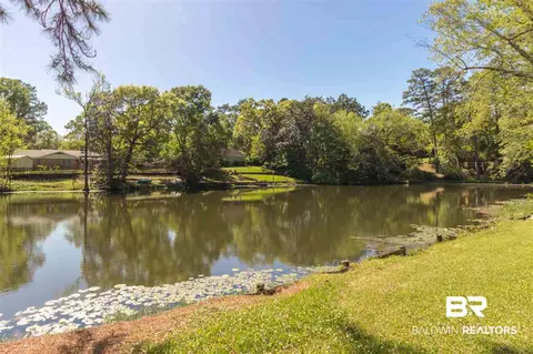 4109 N Lake Cir, Mobile, AL 36693 photo 2