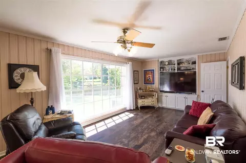 4109 N Lake Cir, Mobile, AL 36693 photo 6