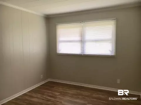 405 E Pine St, Atmore, AL 36502 photo 5