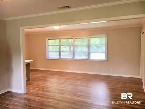 405 E Pine St, Atmore, AL 36502 photo 4