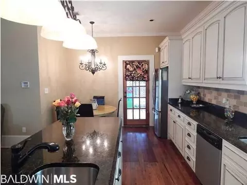 2501 Spring Hill Ave, Mobile, AL 36607 photo 3