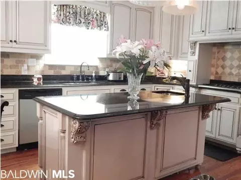 2501 Spring Hill Ave, Mobile, AL 36607 photo 4