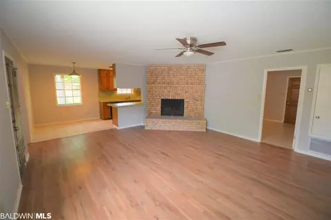 2704 Longleaf Dr, Mobile, AL 36693 photo 2