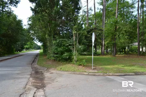 414 E Orange Ave, Foley, AL 36535 photo 3