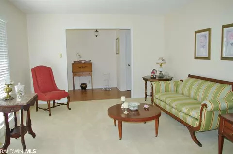 524 Hillcrest Rd, Mobile, AL 36608 photo 3