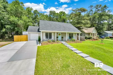 113 E Avon Cir, Daphne, AL 36526 photo 2
