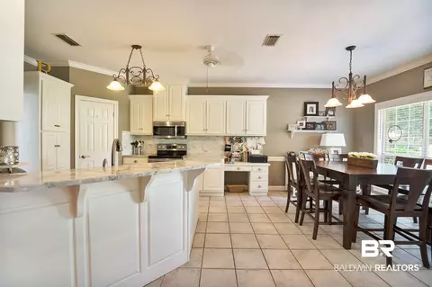 2732 E Shanandoah Ct E, Mobile, AL 36695 photo 8