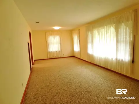 3051 Kendale Dr, Mobile, AL 36606 photo 5