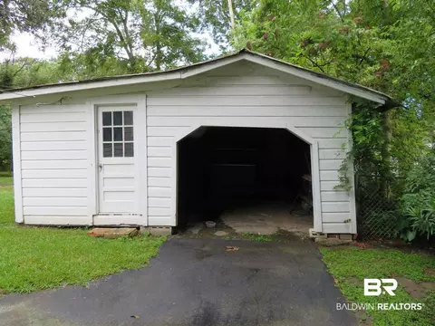 307 3rd St, Chickasaw, AL 36611 photo 18