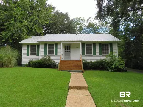 307 3rd St, Chickasaw, AL 36611 photo 1