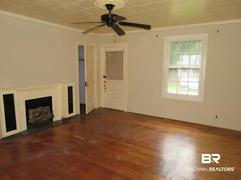 307 3rd St, Chickasaw, AL 36611 photo 3