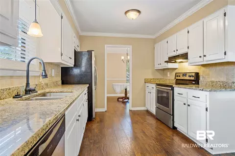 3324 Meadow Ln, Mobile, AL 36618 photo 2