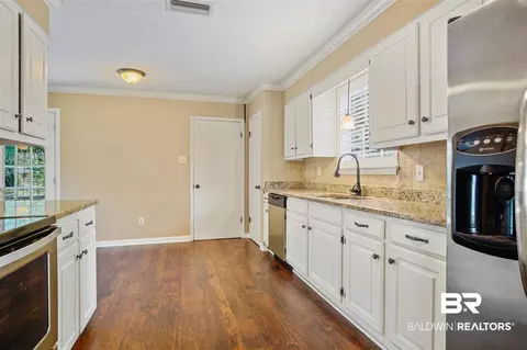 3324 Meadow Ln, Mobile, AL 36618 photo 4