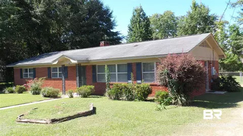 403 E Laurel St, Atmore, AL 36502 photo 3