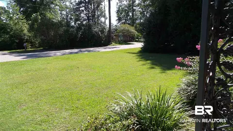 403 E Laurel St, Atmore, AL 36502 photo 4