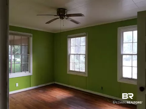 315 Lee St, Chickasaw, AL 36611 photo 2