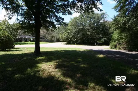 2970 E Charmingdale Dr, Mobile, AL 36618 photo 2