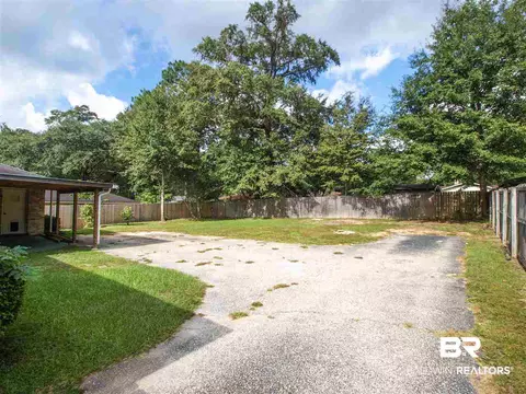 1569 Mcintyre Dr, Mobile, AL 36618 photo 3