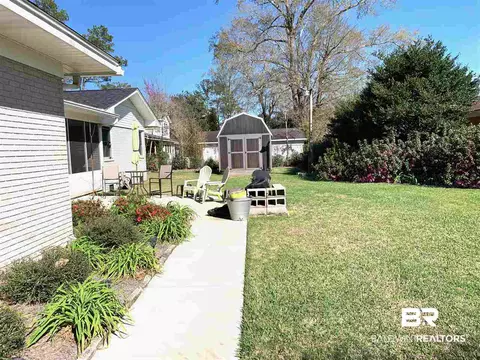 212 E Pine St, Atmore, AL 36502 photo 22