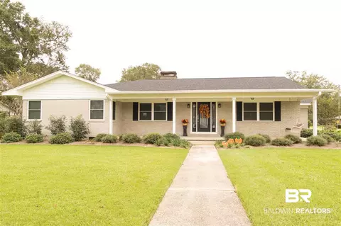 212 E Pine St, Atmore, AL 36502 photo 1