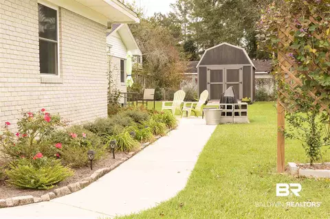 212 E Pine St, Atmore, AL 36502 photo 7