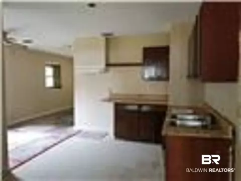 704 Thornton Pl, Mobile, AL 36609 photo 4