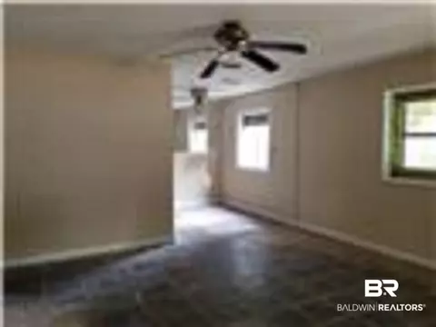 704 Thornton Pl, Mobile, AL 36609 photo 2