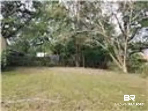 704 Thornton Pl, Mobile, AL 36609 photo 7