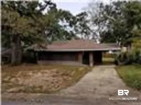 704 Thornton Pl, Mobile, AL 36609 photo 1
