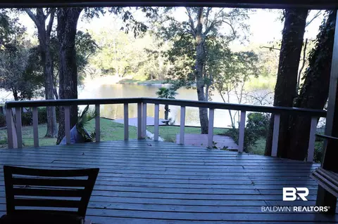 515 W Lakeview Dr, Mobile, AL 36695 photo 2
