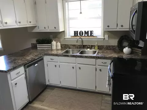 701 Cedar Dr, Daphne, AL 36526 photo 2