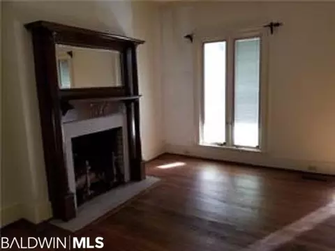 4076 Hillcrest Ln, Mobile, AL 36693 photo 4