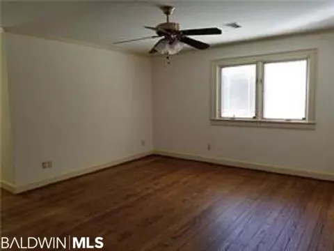 4076 Hillcrest Ln, Mobile, AL 36693 photo 6