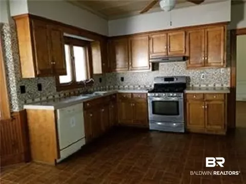4076 Hillcrest Ln, Mobile, AL 36693 photo 3