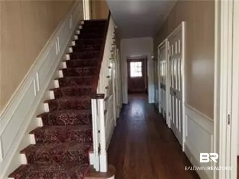 4076 Hillcrest Ln, Mobile, AL 36693 photo 2