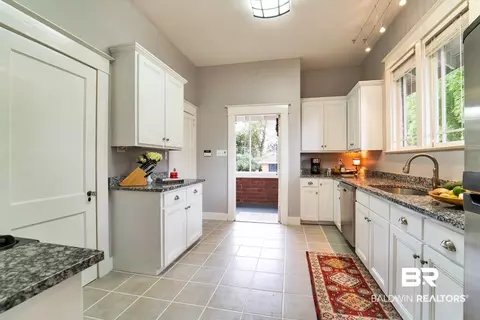 1811 Spring Hill Ave, Mobile, AL 36607 photo 12