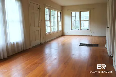4255 Springview Dr, Mobile, AL 36609 photo 4