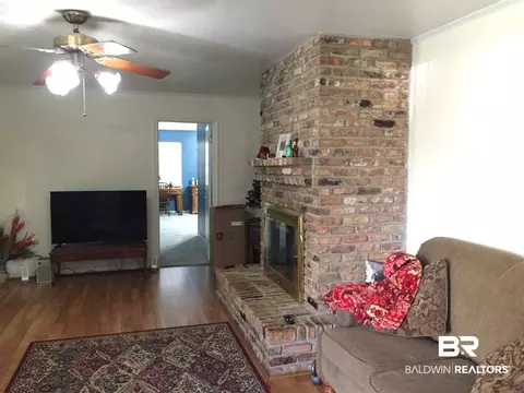 2608 E Nottingham Dr, Mobile, AL 36605 photo 3