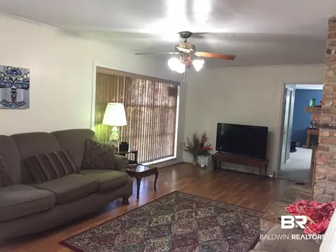 2608 E Nottingham Dr, Mobile, AL 36605 photo 2