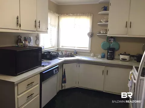 2608 E Nottingham Dr, Mobile, AL 36605 photo 4