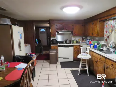 2015 Selman St, Mobile, AL 36617 photo 4